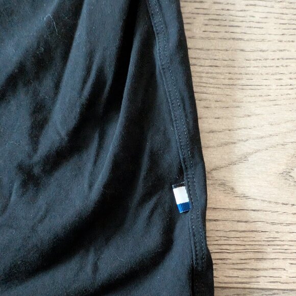 Kit and Ace | Reversible V/Round Neck Tee | Size L - Picture 2 of 4